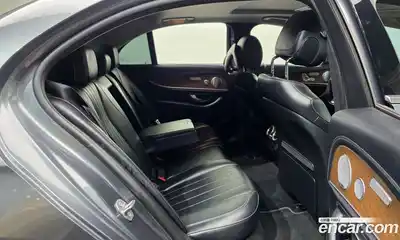 Mercedes-Benz E-Class 2018 2.0 Автомат в Москве № 1194846, миниатюра 11