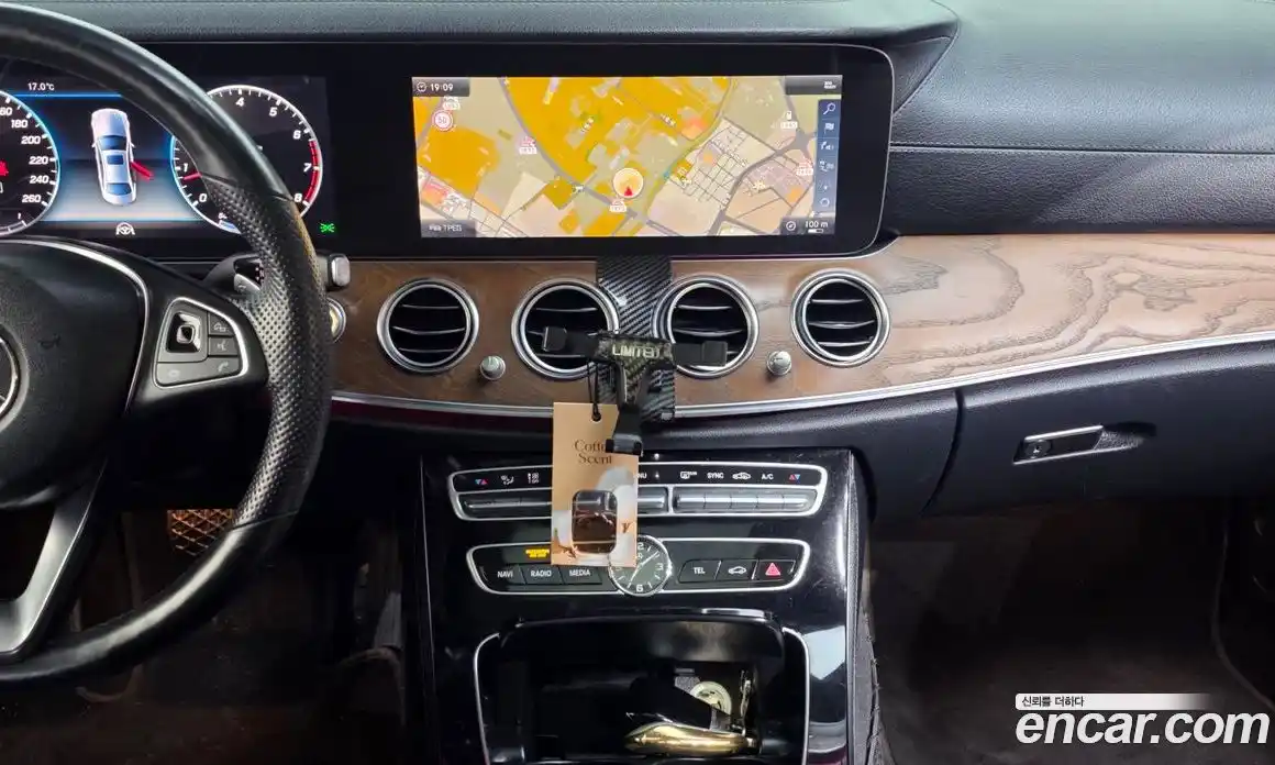 Mercedes-Benz E-Class 2018 2.0 Автомат в Москве № 1194846, фото 13