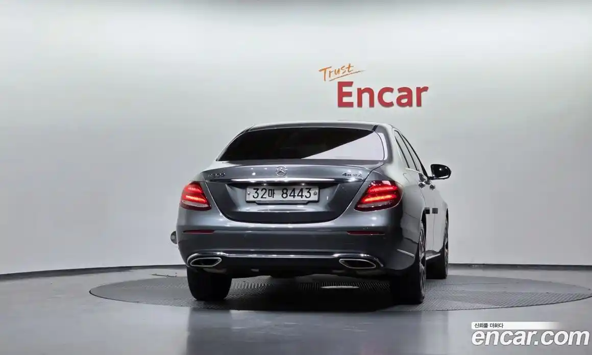 Mercedes-Benz E-Class 2018 2.0 Автомат в Москве № 1194846, фото 3
