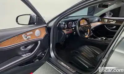 Mercedes-Benz E-Class 2018 2.0 Автомат в Москве № 1194846, миниатюра 9