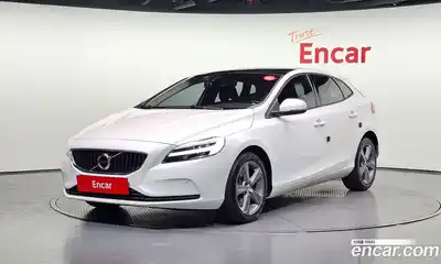 Volvo V40, 2017