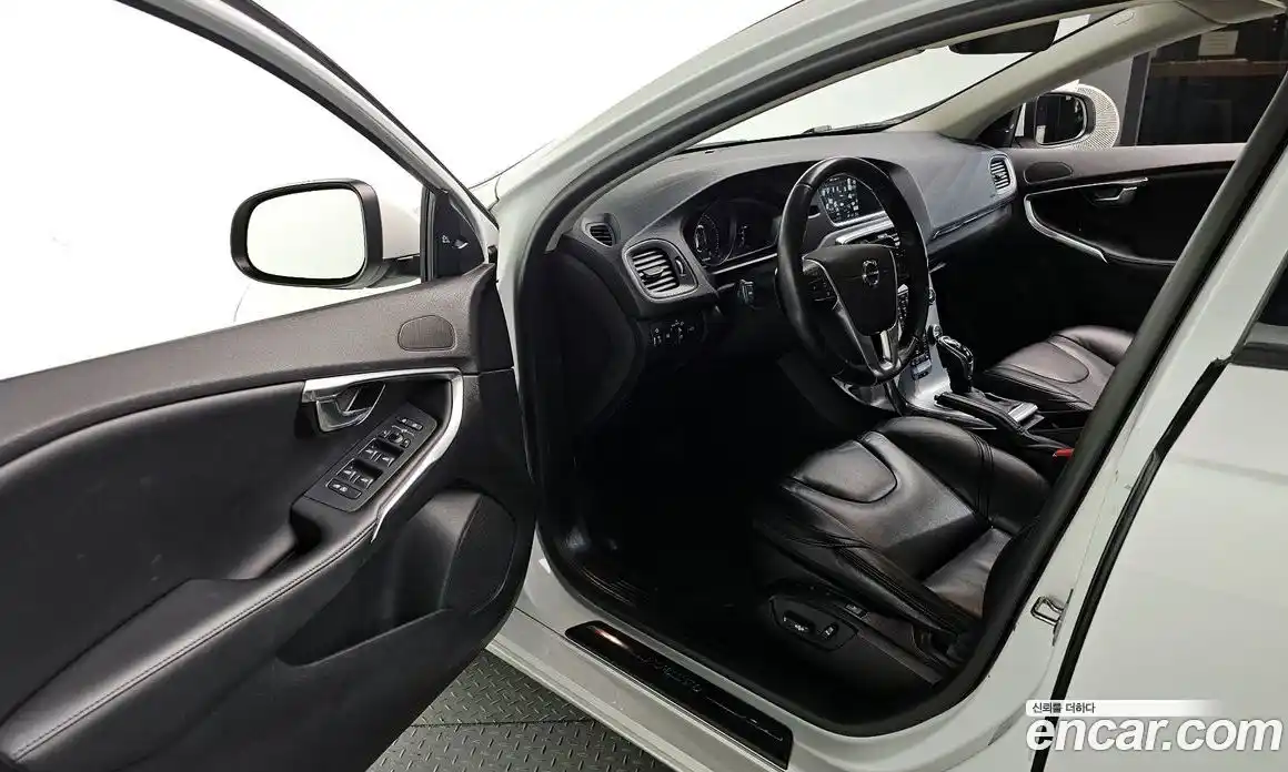 Volvo V40 2017 2.0 гидро в Москве № 1195855, фото 11