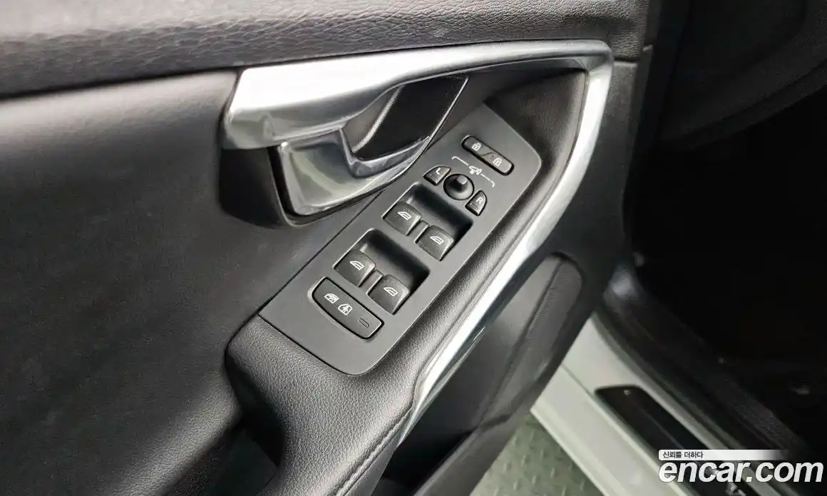Volvo V40 2017 2.0 гидро в Москве № 1195855, фото 18