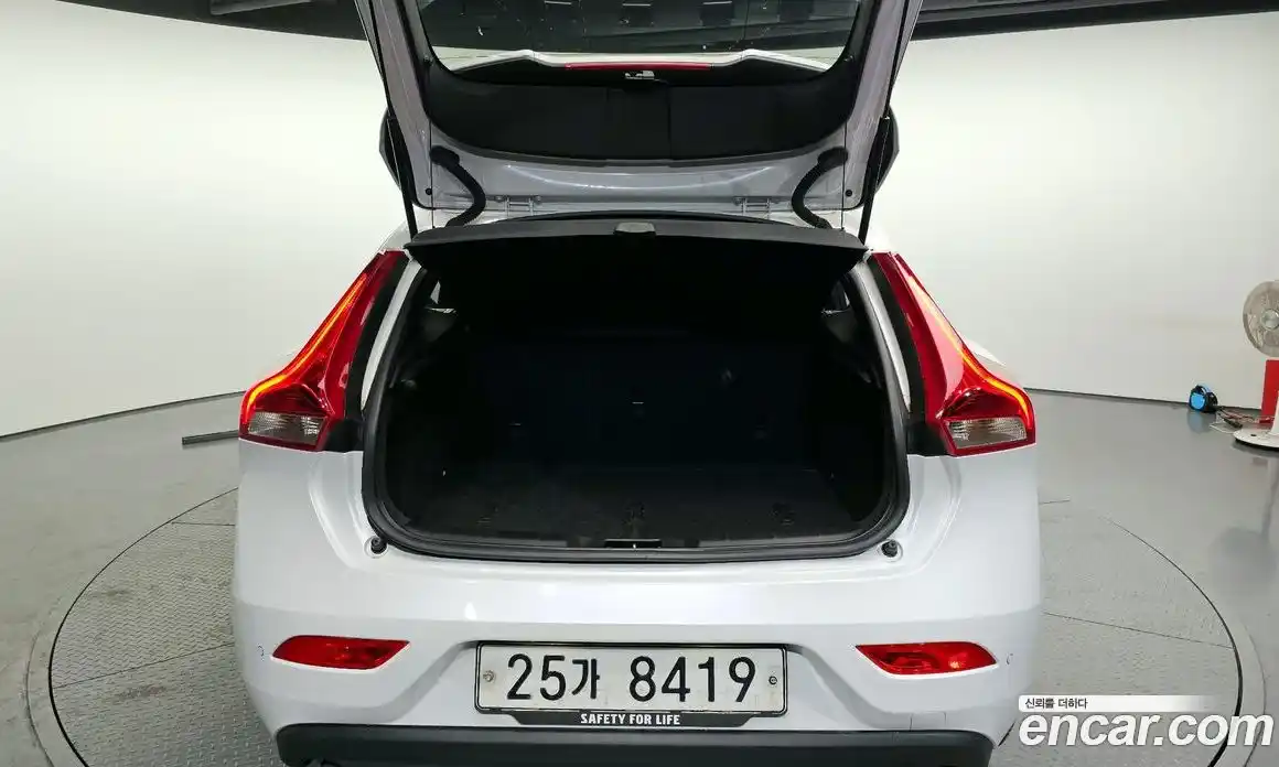 Volvo V40 2017 2.0 гидро в Москве № 1195855, фото 20