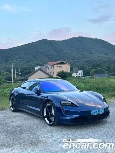 Porsche Taycan, 2021