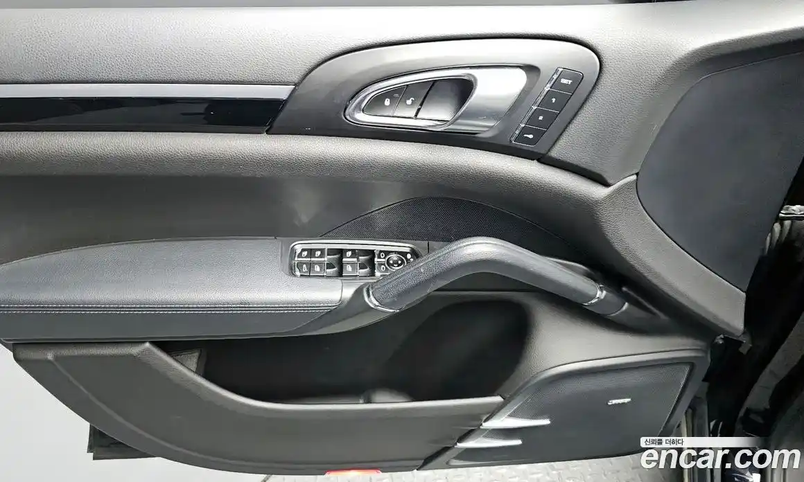 Porsche Cayenne 2015 3.0 гидро в Москве № 1196225, фото 17