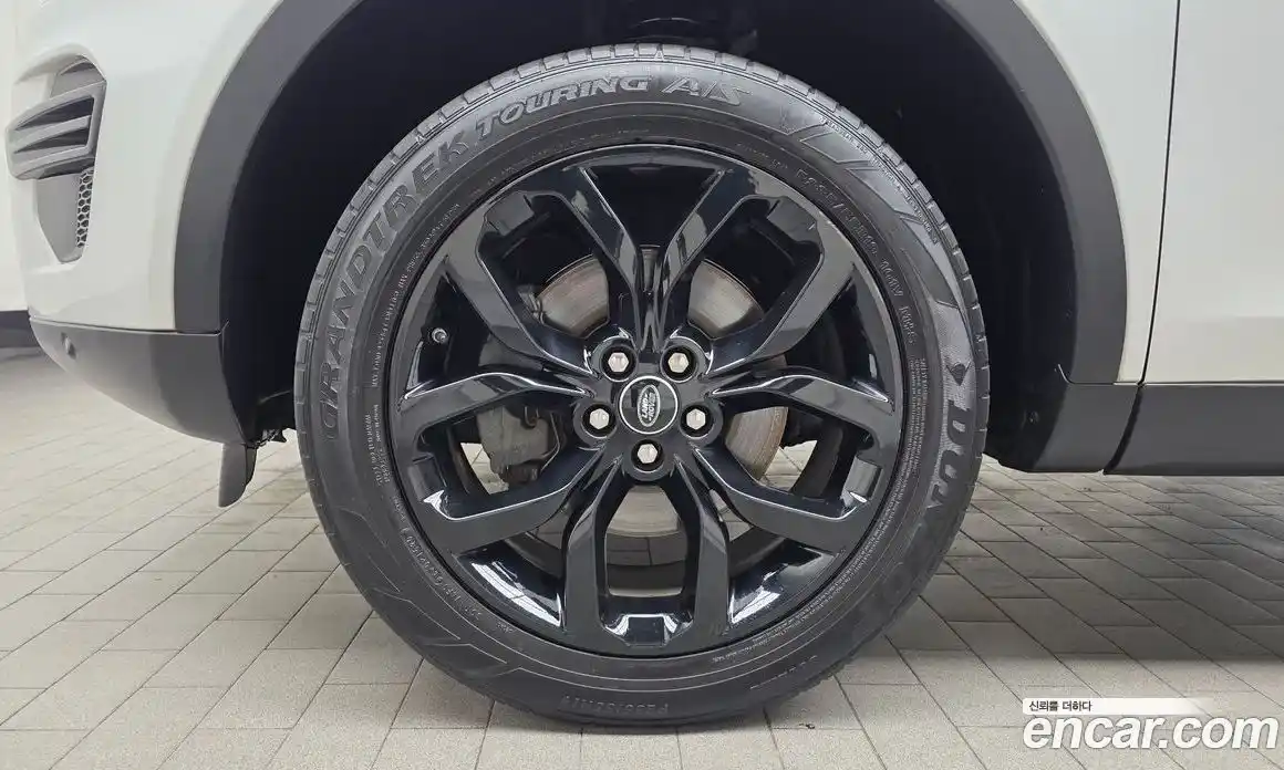 Land Rover Discovery Sport 2017 2.0 гидро в Москве № 1196619, фото 5