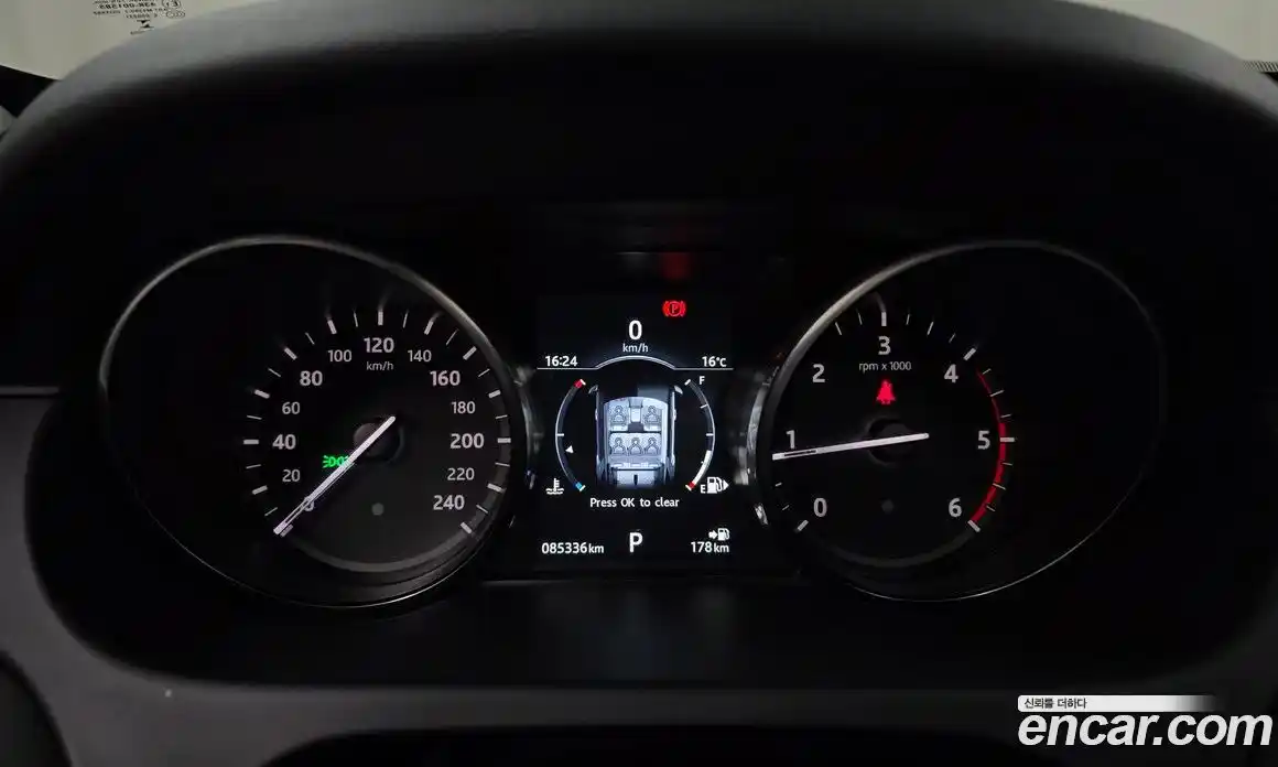 Land Rover Discovery Sport 2017 2.0 гидро в Москве № 1196619, фото 8