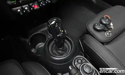 Mini Cooper Convertible 2024 1.5 гидро в Москве № 1196906, миниатюра 9