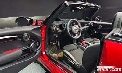 Mini Cooper Convertible 2024 2.0 гидро в Москве № 1196914, миниатюра 12