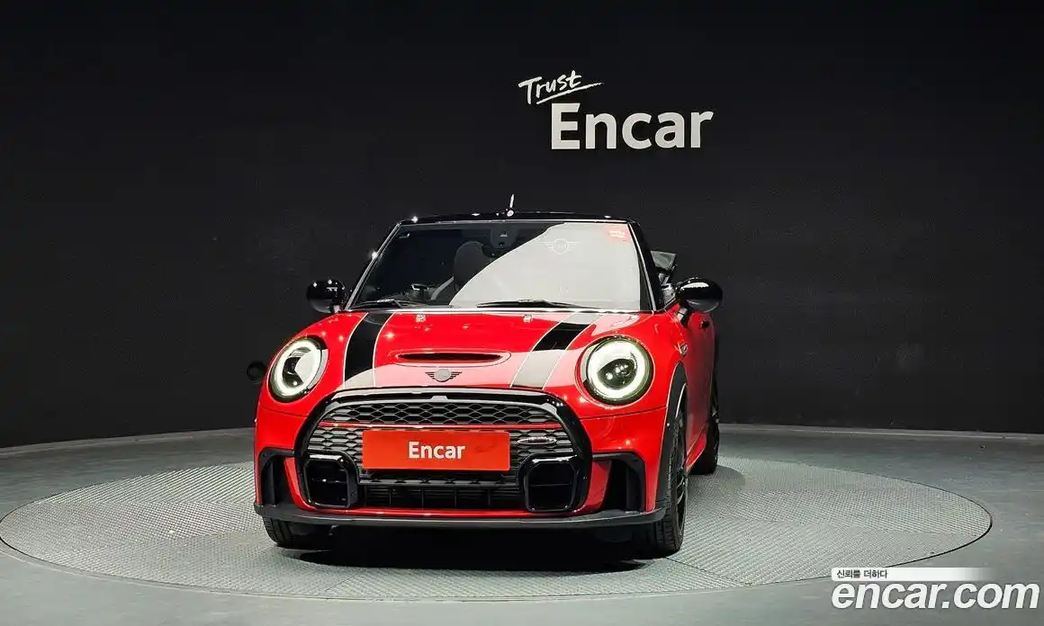 Mini Cooper Convertible 2024 2.0 гидро в Москве № 1196914, фото 3