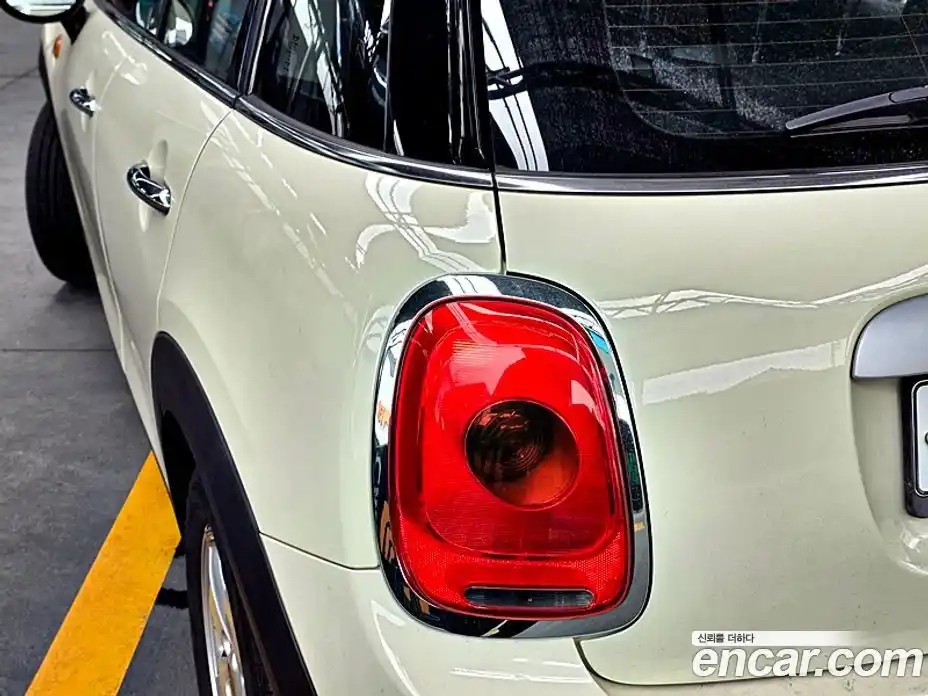 Mini Cooper 2015 1.5 гидро в Москве № 1197240, фото 5