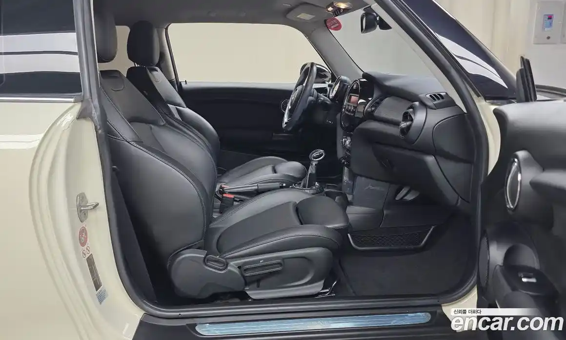 Mini Cooper 2015 1.5 гидро в Москве № 1197250, фото 11