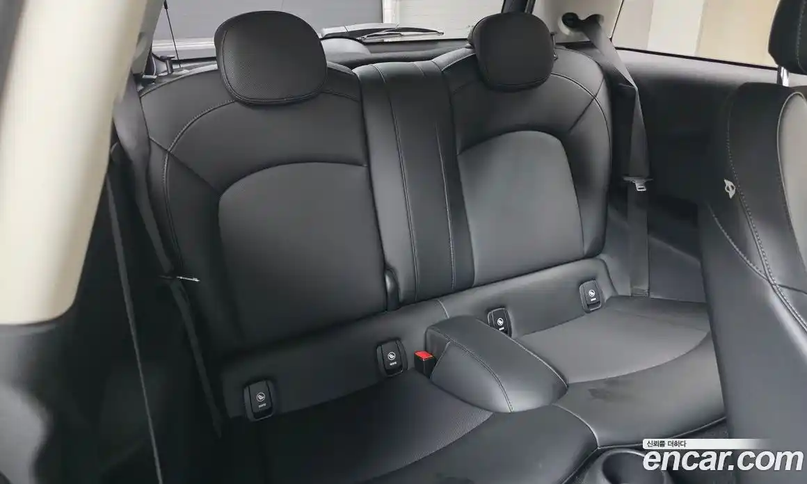 Mini Cooper 2015 1.5 гидро в Москве № 1197250, фото 12