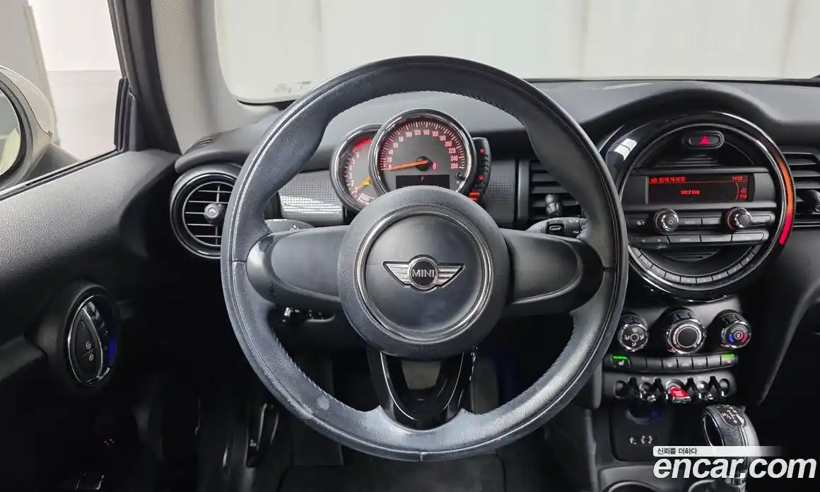 Mini Cooper 2015 1.5 гидро в Москве № 1197250, фото 13