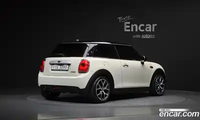 Mini Cooper 2015 1.5 гидро в Москве № 1197250, миниатюра 2