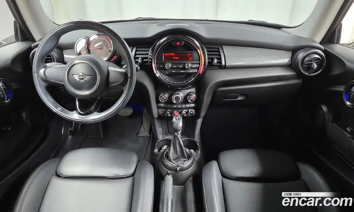Mini Cooper 2015 1.5 гидро в Москве № 1197250, фото 7