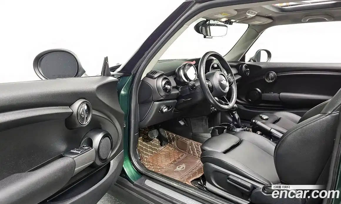 Mini Cooper 2015 1.5 гидро в Москве № 1197289, фото 11
