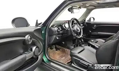 Mini Cooper 2015 1.5 гидро в Москве № 1197289, миниатюра 11