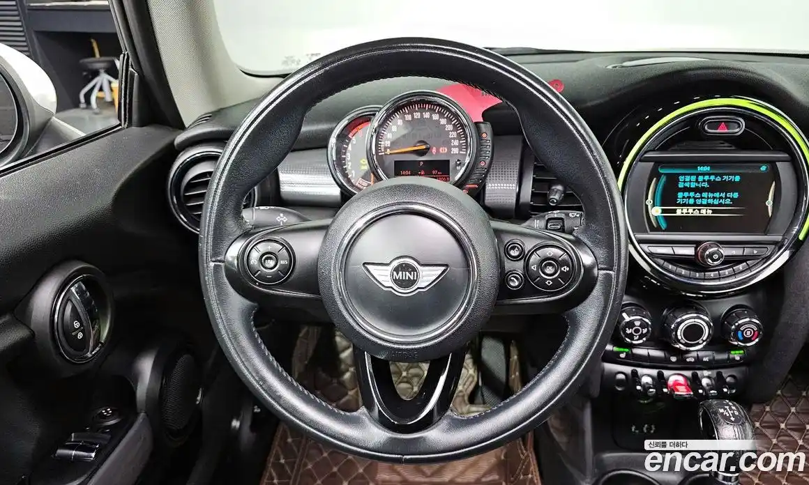Mini Cooper 2015 1.5 гидро в Москве № 1197289, фото 13