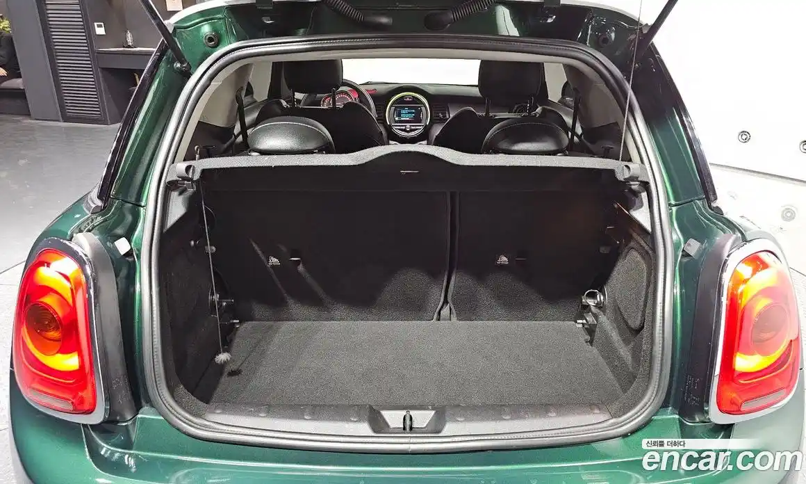 Mini Cooper 2015 1.5 гидро в Москве № 1197289, фото 17