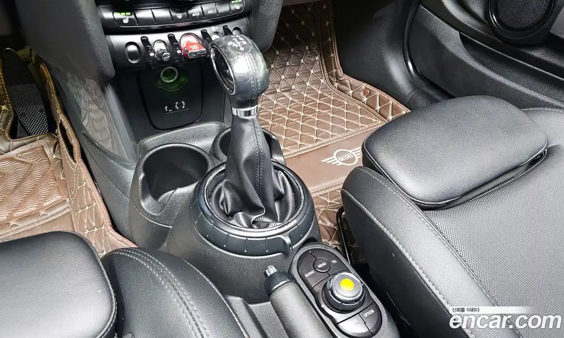 Mini Cooper 2015 1.5 гидро в Москве № 1197289, фото 9