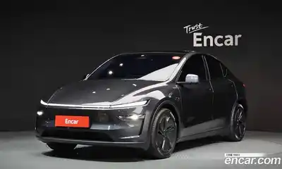 Tesla Model Y, 2025