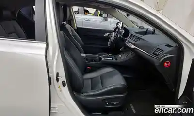 Lexus CT200h 2017 1.8 гидро в Москве № 1197640, миниатюра 11