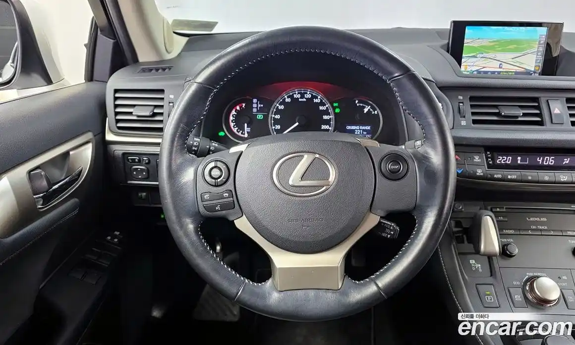 Lexus CT200h 2017 1.8 гидро в Москве № 1197640, фото 13