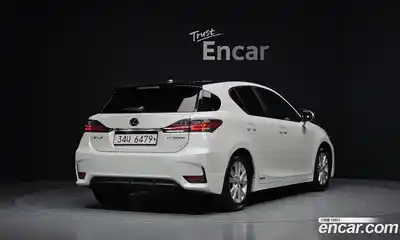 Lexus CT200h 2017 1.8 гидро в Москве № 1197640, миниатюра 2