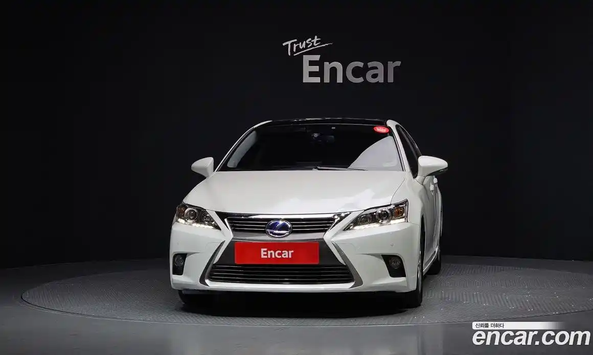 Lexus CT200h 2017 1.8 гидро в Москве № 1197640, фото 3