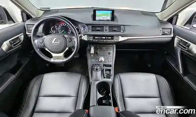 Lexus CT200h 2017 1.8 гидро в Москве № 1197640, миниатюра 7