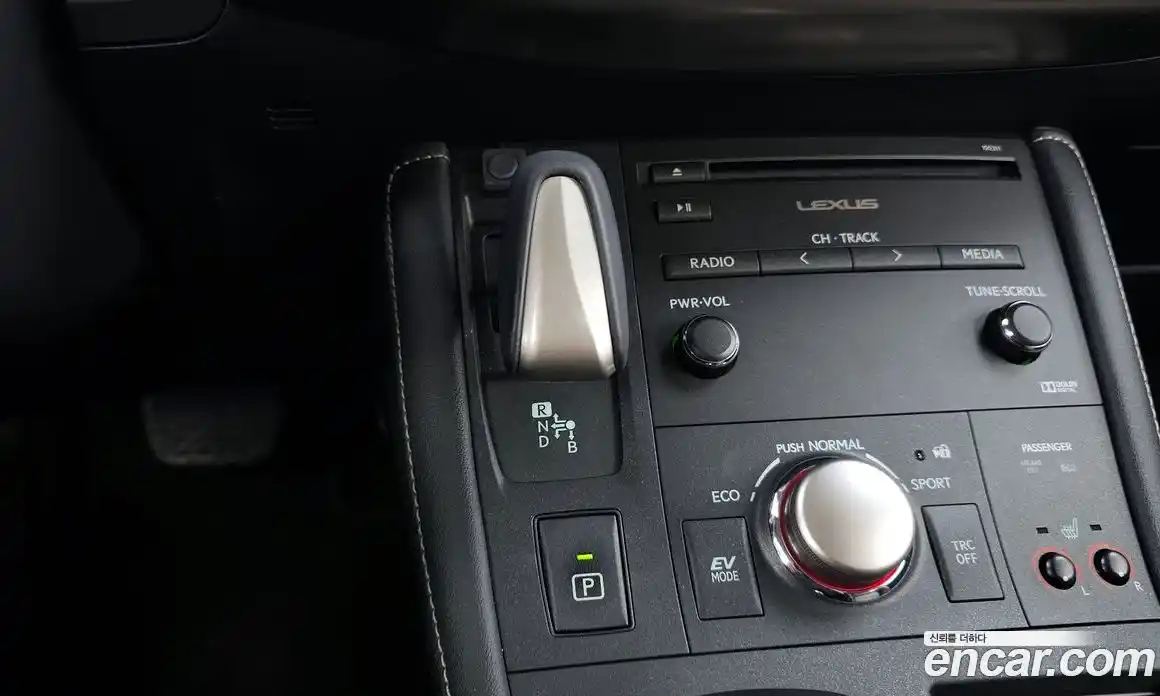 Lexus CT200h 2017 1.8 гидро в Москве № 1197640, фото 9