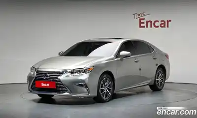 Lexus ES, 2016