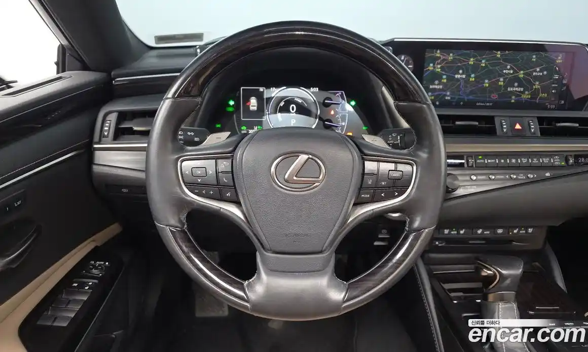 Lexus ES 2018 2.5 гидро в Москве № 1197757, фото 13