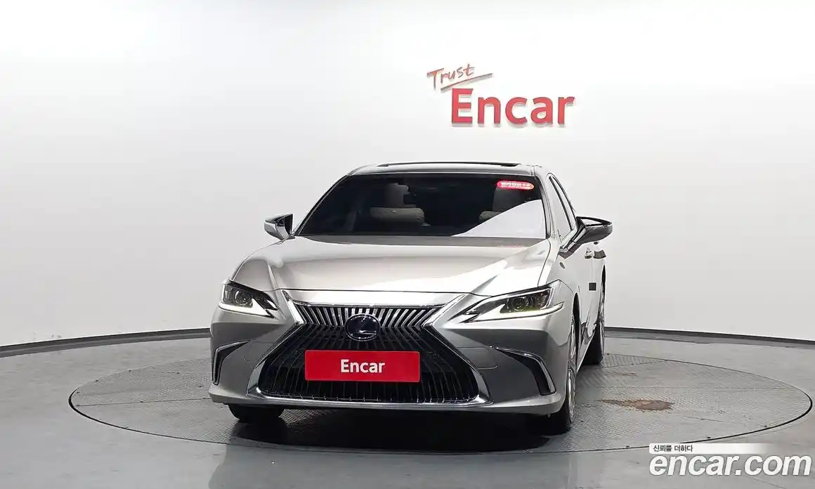 Lexus ES 2018 2.5 гидро в Москве № 1197757, фото 3
