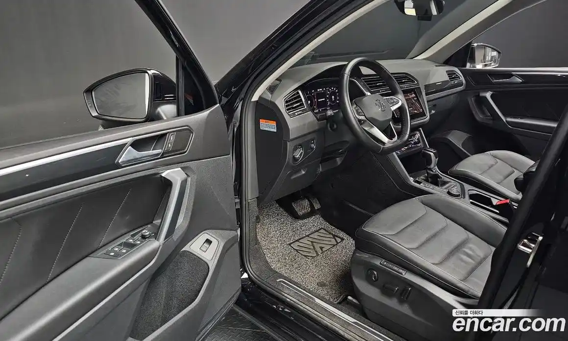 Volkswagen Tiguan 2022 2.0 гидро в Москве № 1197813, фото 11