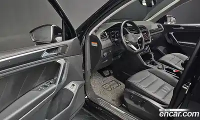 Volkswagen Tiguan 2022 2.0 гидро в Москве № 1197813, миниатюра 11