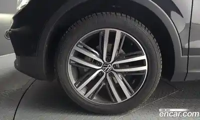 Volkswagen Tiguan 2022 2.0 гидро в Москве № 1197813, миниатюра 5