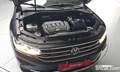 Volkswagen Tiguan 2022 2.0 гидро в Москве № 1197813, миниатюра 6