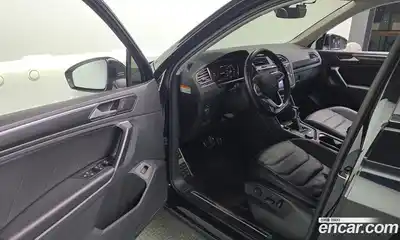 Volkswagen Tiguan 2021 2.0 гидро в Москве № 1197970, миниатюра 11