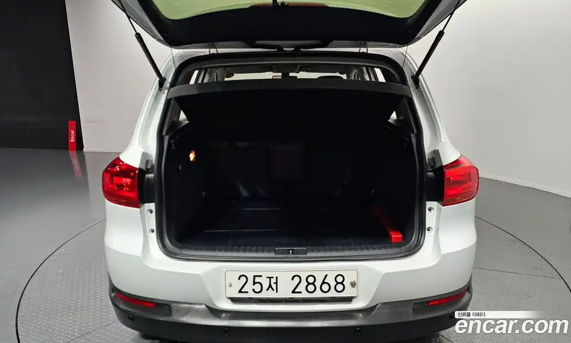 Volkswagen Tiguan 2014 2.0 гидро в Москве № 1197977, фото 20
