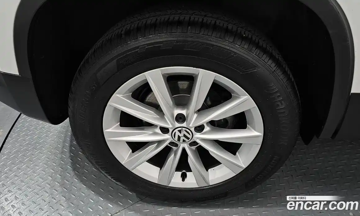 Volkswagen Tiguan 2014 2.0 гидро в Москве № 1197977, фото 5