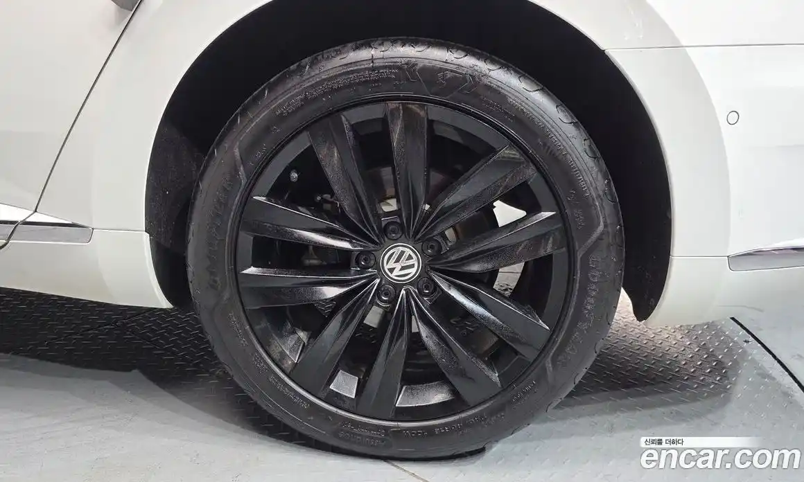 Volkswagen Arteon 2019 2.0 гидро в Москве № 1198080, фото 4
