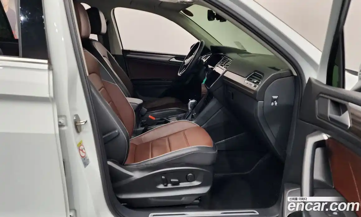 Volkswagen Tiguan 2022 2.0 гидро в Москве № 1198148, фото 11