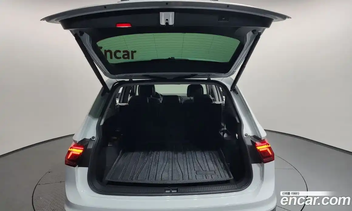 Volkswagen Tiguan 2022 2.0 гидро в Москве № 1198148, фото 20