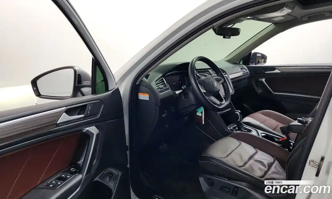 Volkswagen Tiguan 2022 2.0 гидро в Москве № 1198148, фото 10