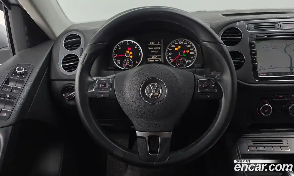 Volkswagen Tiguan 2013 2.0 гидро в Москве № 1198266, фото 13