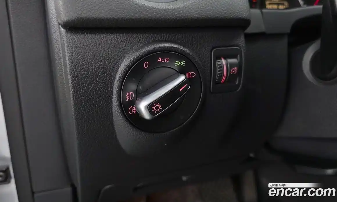 Volkswagen Tiguan 2013 2.0 гидро в Москве № 1198266, фото 18