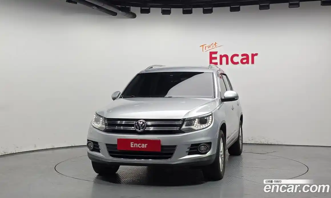Volkswagen Tiguan 2013 2.0 гидро в Москве № 1198266, фото 3